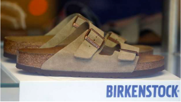 火遍全網的（de）醜鞋品牌正式IPO上市，估值600多（duō）億！