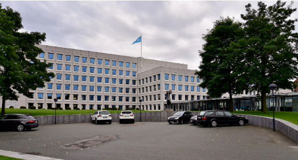 裁員（yuán）10000人，超級巨頭突然暴跌，什（shí）麽信號？