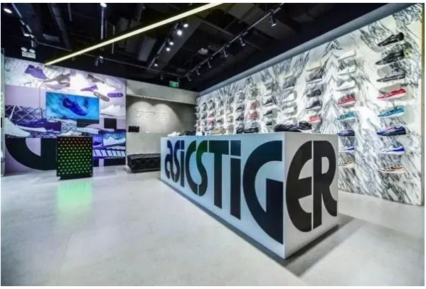 運動鞋（xié）巨頭（tóu）利潤（rùn）大漲（zhǎng）73%，得益於（yú）價格優化和渠道組合