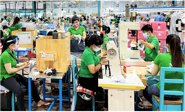 越（yuè）南最大的鞋廠（chǎng）支出6500億越南盾給（gěi）工人發放春節獎金！