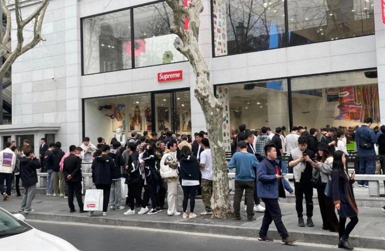 曾經的世界第一潮牌，又要（yào）被賣了（le）？