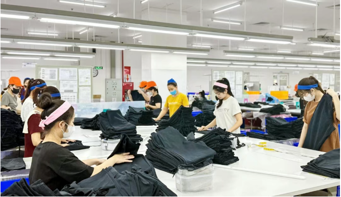 不畏對（duì）等關稅，製鞋廠訂單強勁增長