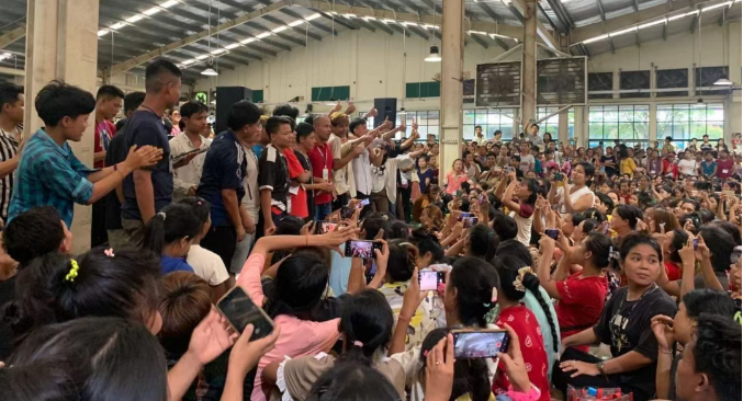 知名（míng）鞋廠（chǎng）悄然搬走了！6000人鞋廠與工（gōng）人達成加薪協議！